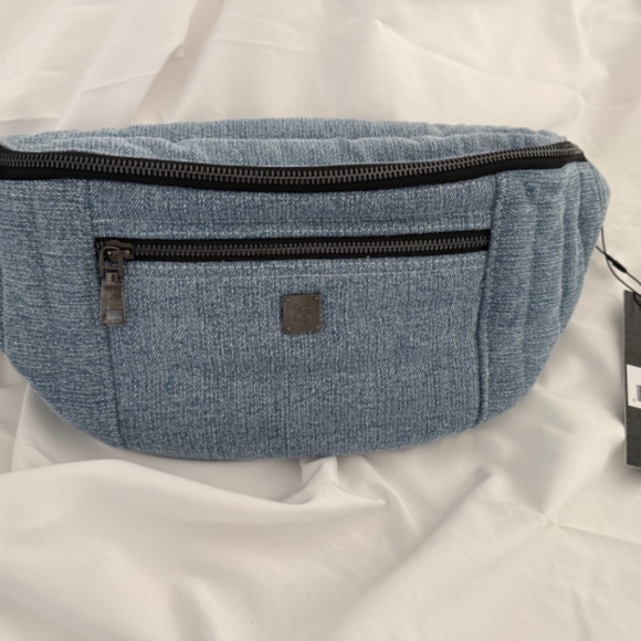 Think Royln Sister Sling Denim Fanny Waist Bag NWT Travel or Everyday - Picture 5 of 9